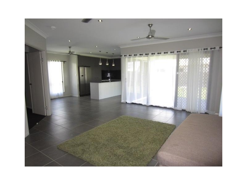 5 Emperor Boulevard, Burdell QLD 4818