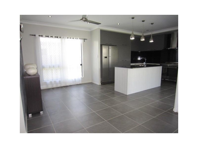 5 Emperor Boulevard, Burdell QLD 4818