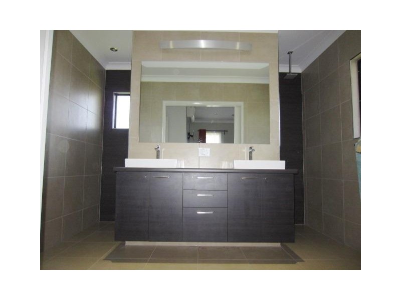 5 Emperor Boulevard, Burdell QLD 4818