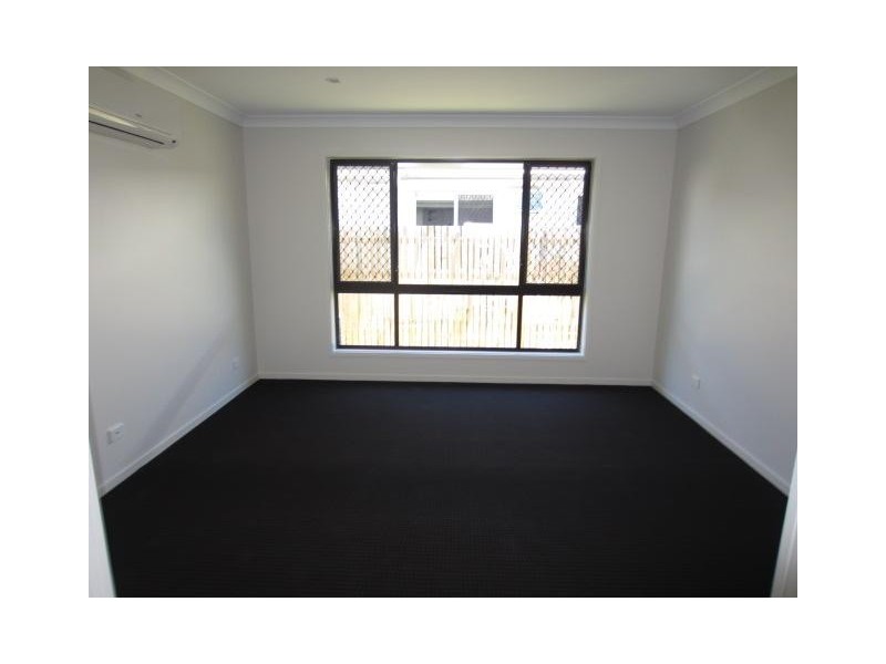 4 Catho Avenue, Mount Low QLD 4818