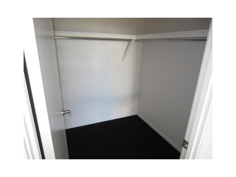 4 Catho Avenue, Mount Low QLD 4818