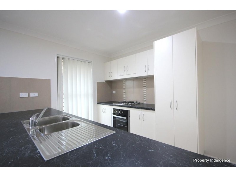 16 Waikiki Terrace, Mount Low QLD 4818