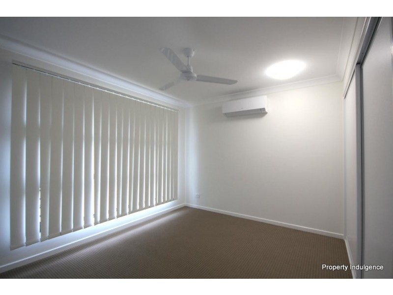 16 Waikiki Terrace, Mount Low QLD 4818