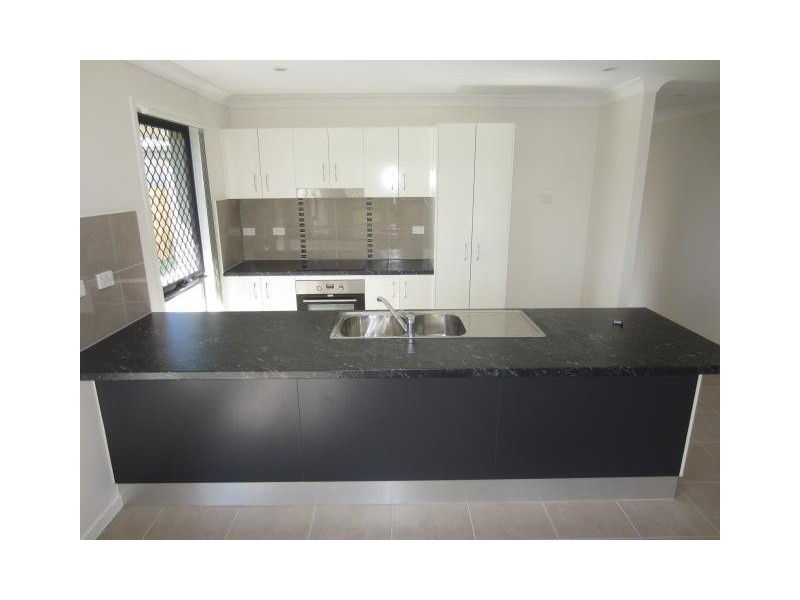 16 Waikiki Terrace, Mount Low QLD 4818