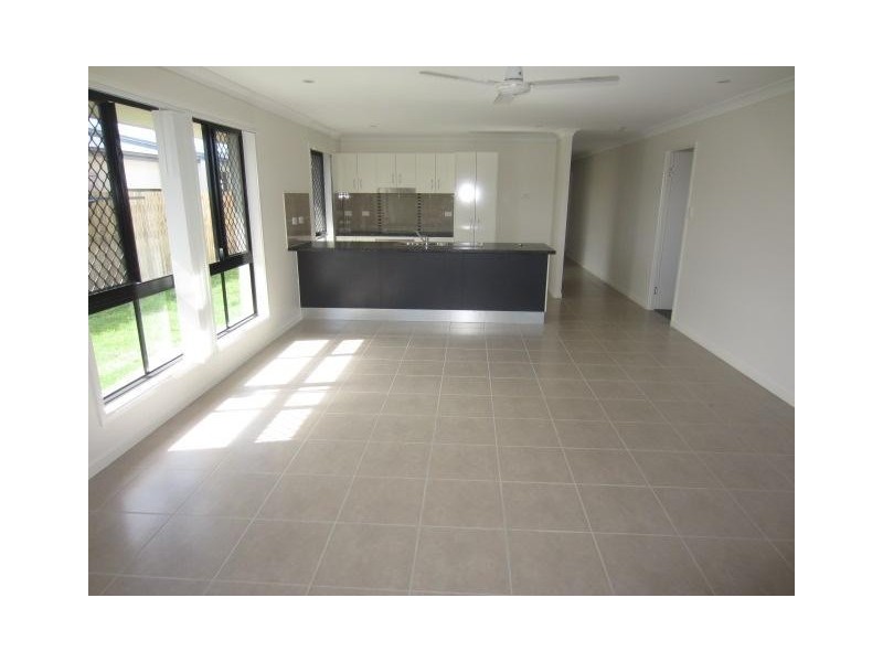 16 Waikiki Terrace, Mount Low QLD 4818