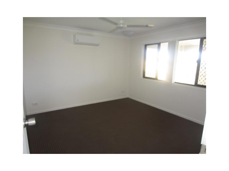 16 Waikiki Terrace, Mount Low QLD 4818