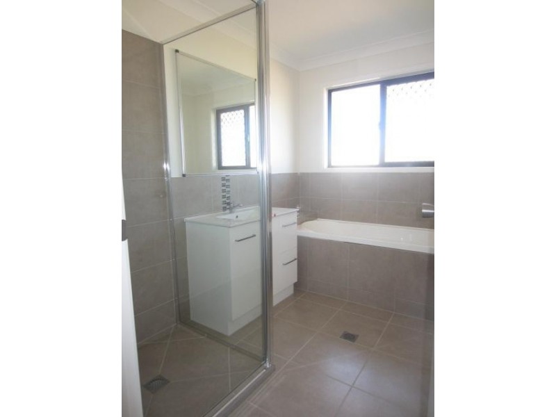 16 Waikiki Terrace, Mount Low QLD 4818