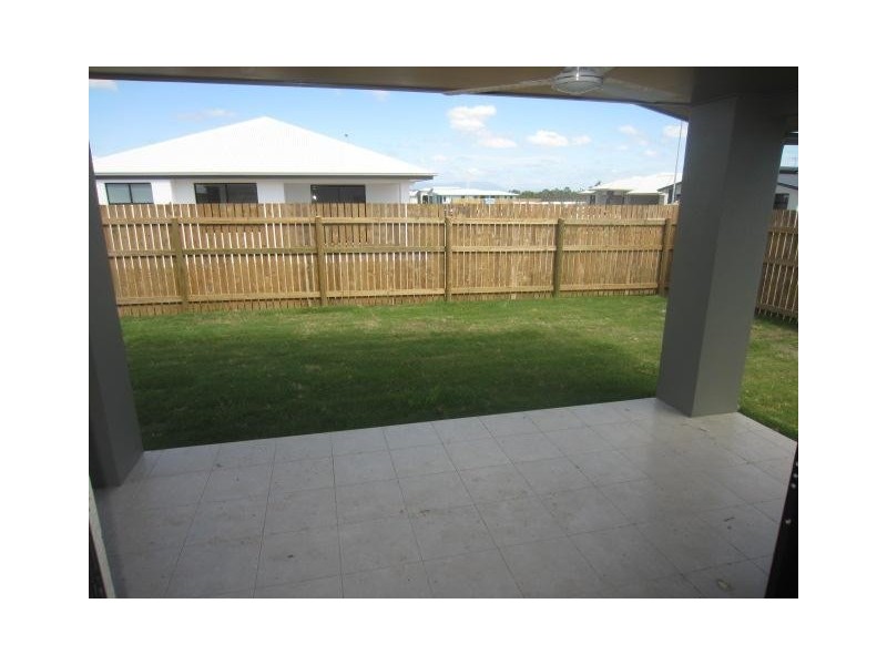 5 Esperance Drive, Mount Low QLD 4818