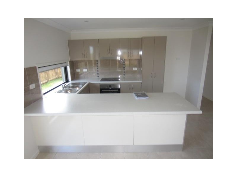 5 Esperance Drive, Mount Low QLD 4818