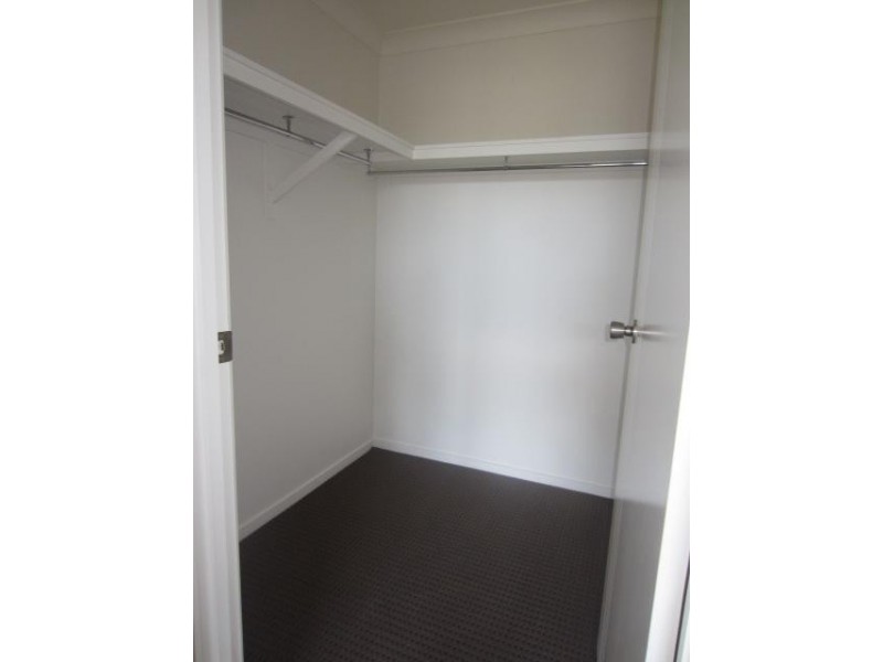 5 Esperance Drive, Mount Low QLD 4818