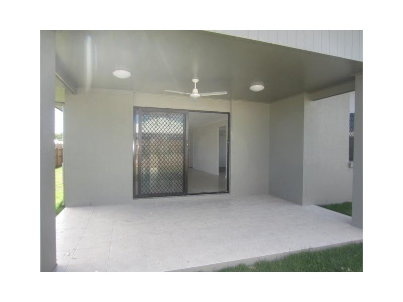 5 Esperance Drive, Mount Low QLD 4818