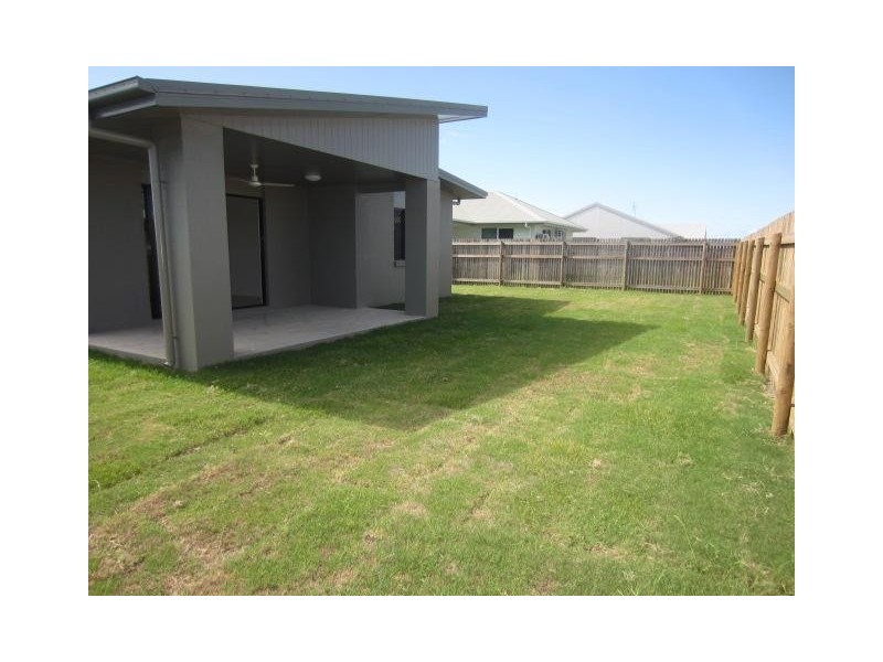 5 Esperance Drive, Mount Low QLD 4818
