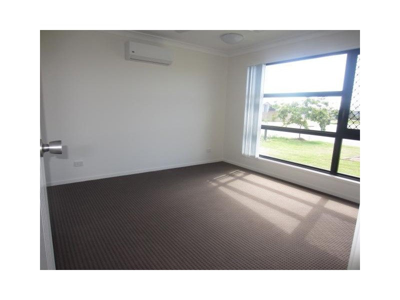 5 Esperance Drive, Mount Low QLD 4818