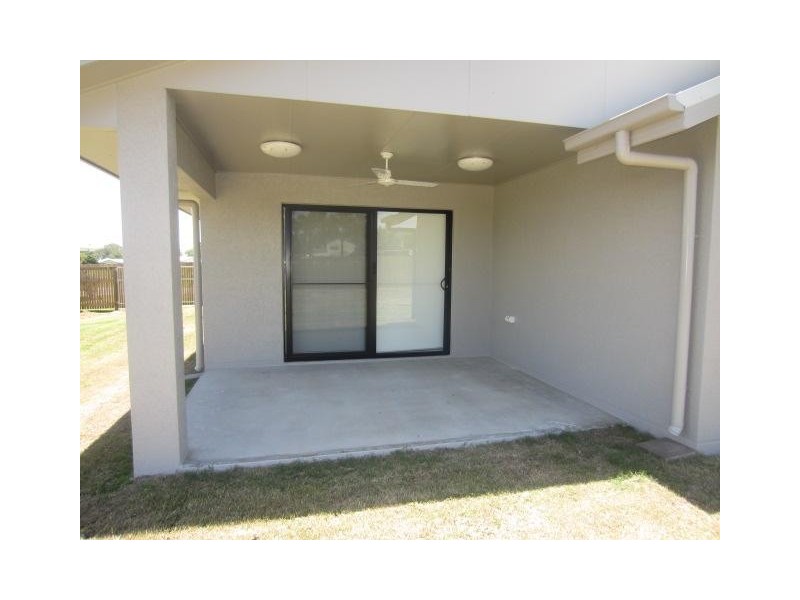 9 Beach Court, Balgal Beach QLD 4816