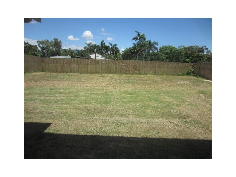 9 Beach Court, Balgal Beach QLD 4816