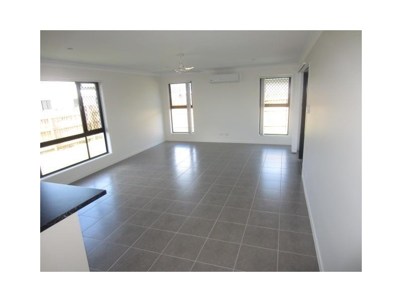 7 Esperance Drive, Mount Low QLD 4818