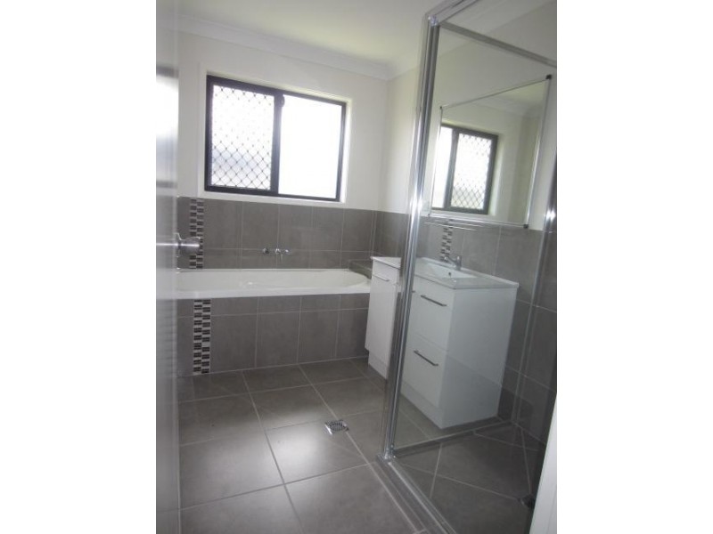 7 Esperance Drive, Mount Low QLD 4818