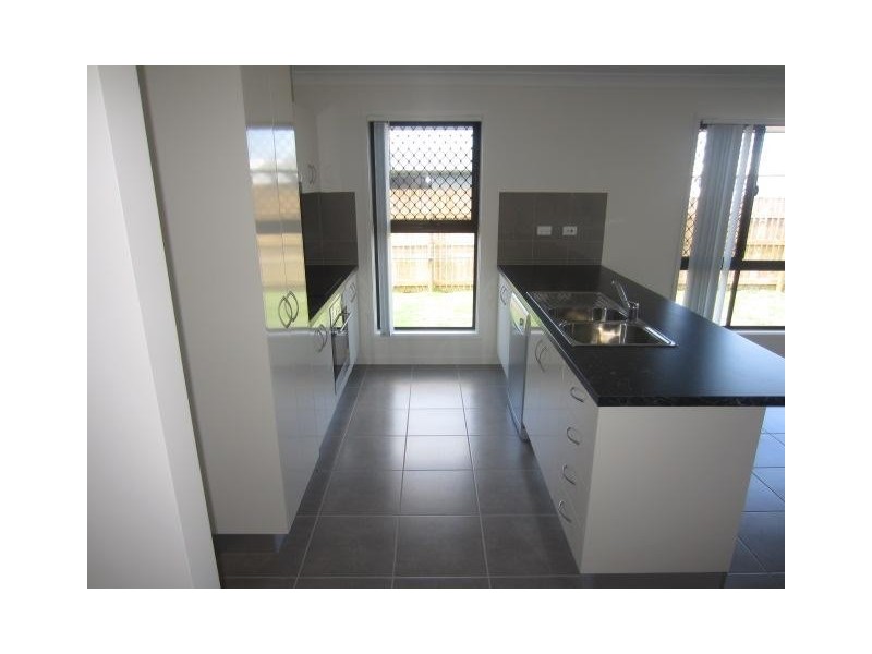 7 Esperance Drive, Mount Low QLD 4818