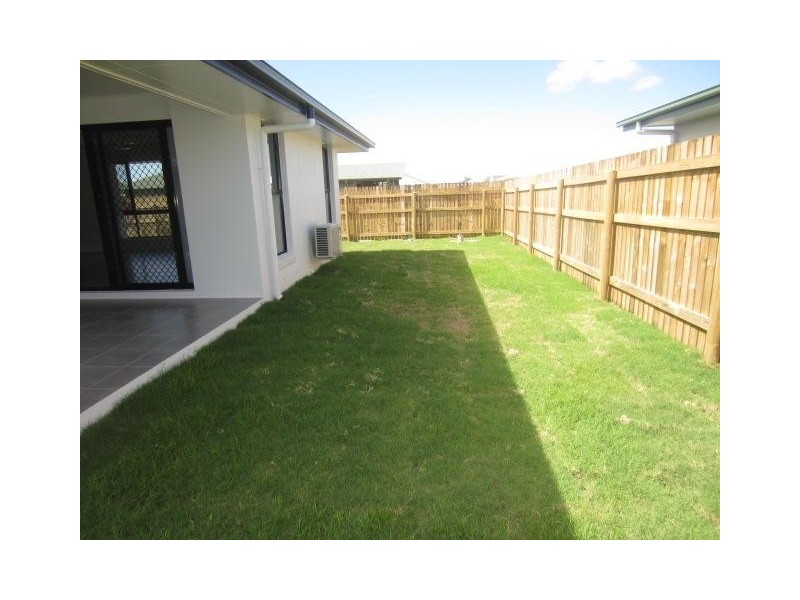 7 Esperance Drive, Mount Low QLD 4818