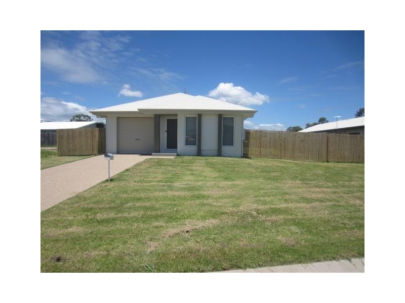 4 Beach Court, Balgal Beach QLD 4816