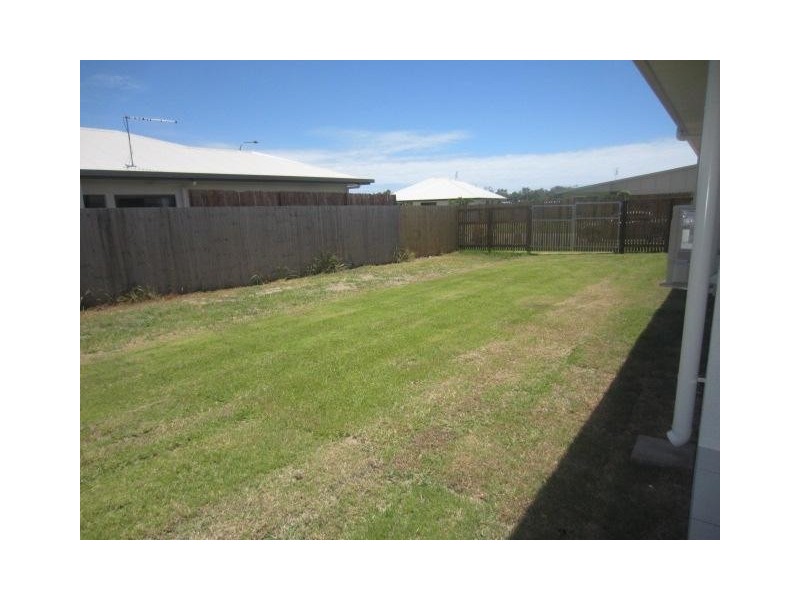 4 Beach Court, Balgal Beach QLD 4816