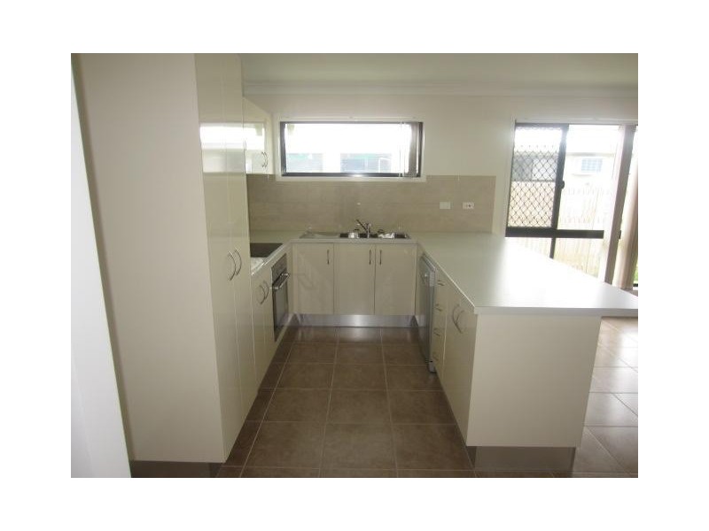 19 Smugglers Cove, Mount Low QLD 4818