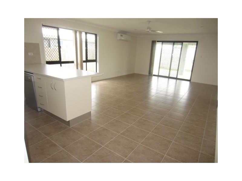 19 Smugglers Cove, Mount Low QLD 4818