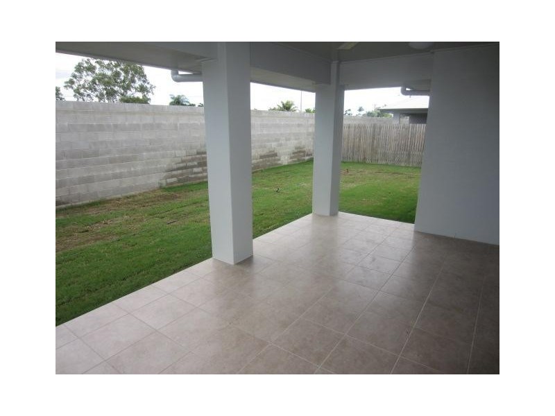 19 Smugglers Cove, Mount Low QLD 4818