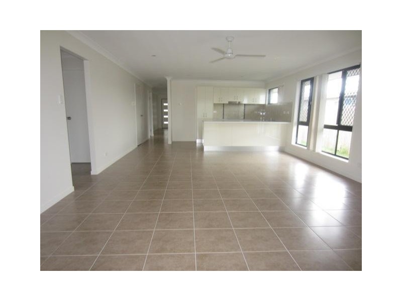 19 Smugglers Cove, Mount Low QLD 4818