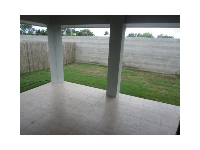 19 Smugglers Cove, Mount Low QLD 4818