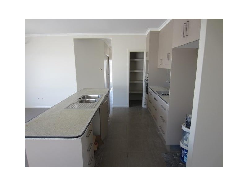 23 Dahlia Street, Burdell QLD 4818