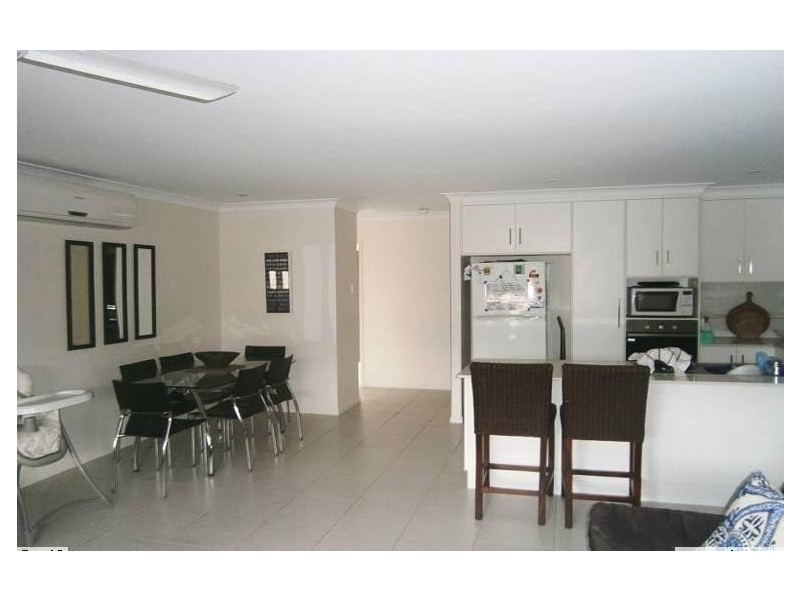 27 Iona Avenue, Burdell QLD 4818