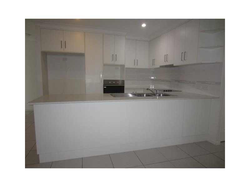 27 Iona Avenue, Burdell QLD 4818