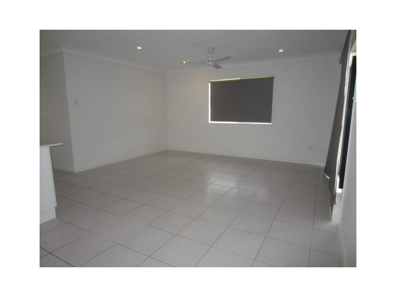 27 Iona Avenue, Burdell QLD 4818