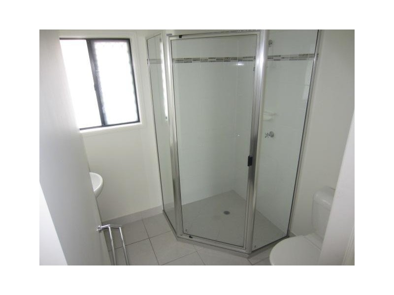 27 Iona Avenue, Burdell QLD 4818