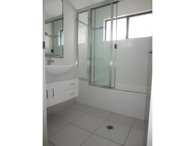 27 Iona Avenue, Burdell QLD 4818