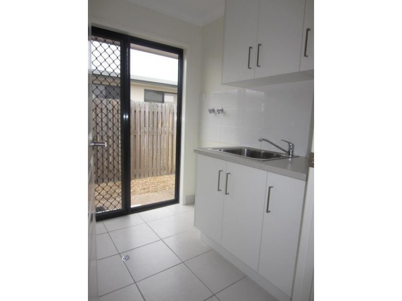 27 Iona Avenue, Burdell QLD 4818