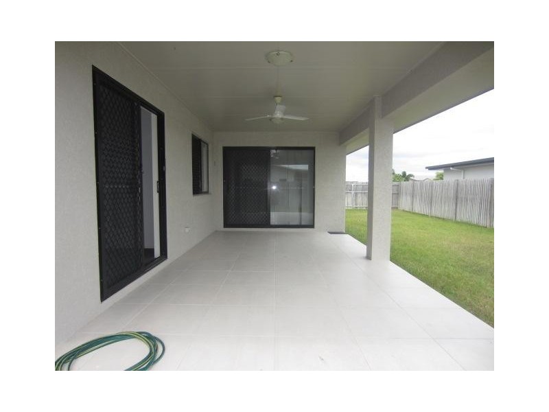 27 Iona Avenue, Burdell QLD 4818