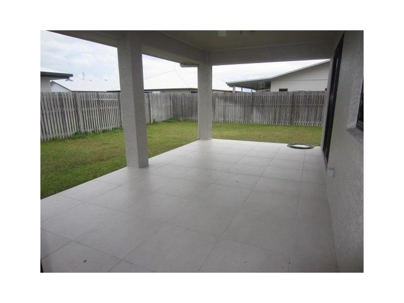 27 Iona Avenue, Burdell QLD 4818