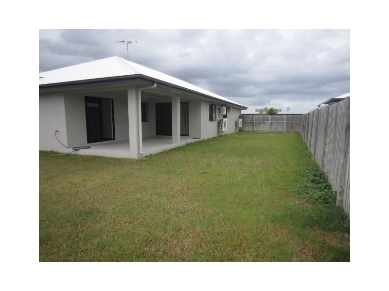 27 Iona Avenue, Burdell QLD 4818