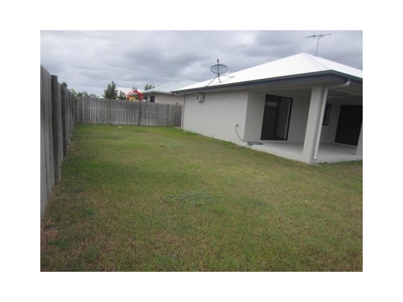 27 Iona Avenue, Burdell QLD 4818