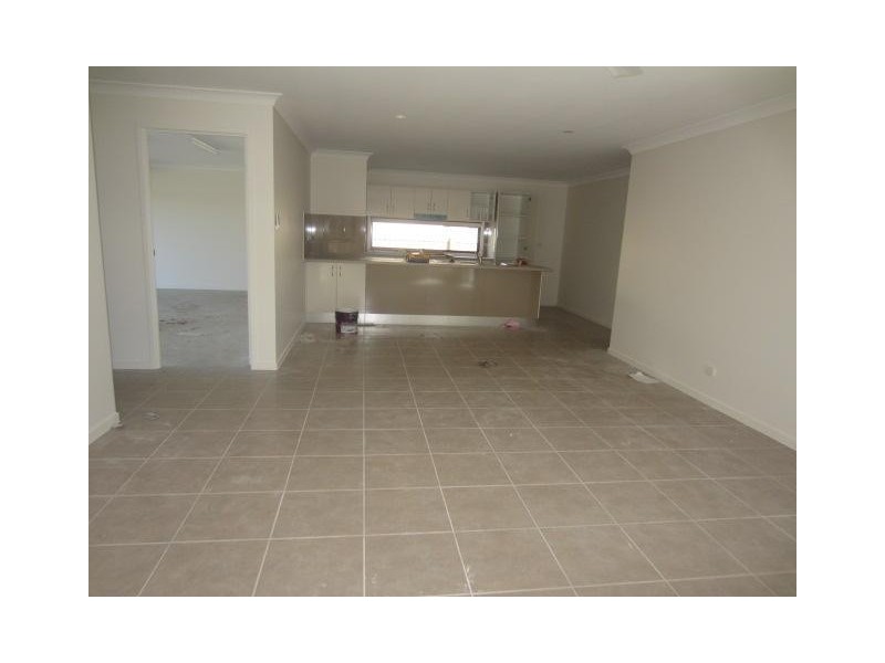 14 Waikiki Terrace, Mount Low QLD 4818