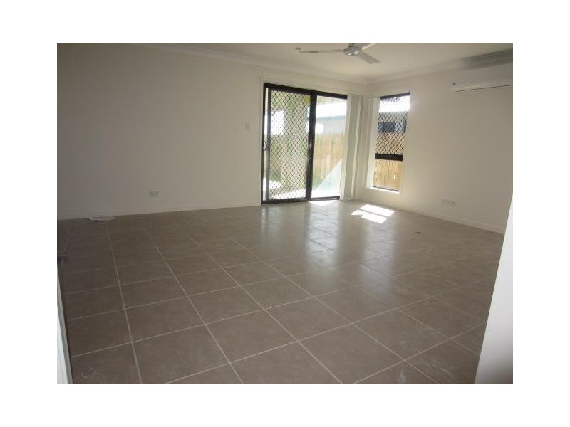 14 Waikiki Terrace, Mount Low QLD 4818