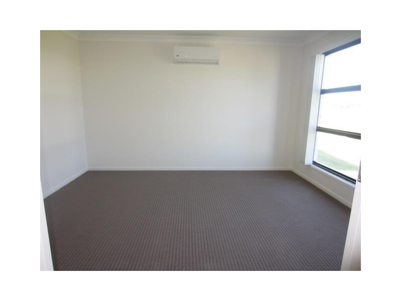 14 Waikiki Terrace, Mount Low QLD 4818