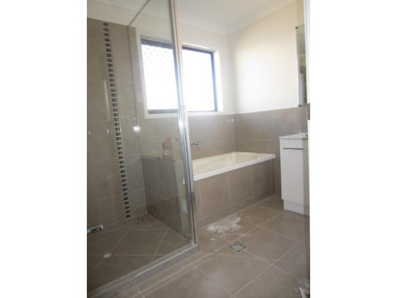 14 Waikiki Terrace, Mount Low QLD 4818