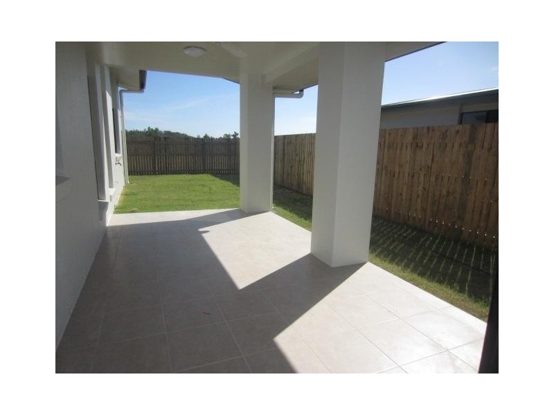 14 Waikiki Terrace, Mount Low QLD 4818