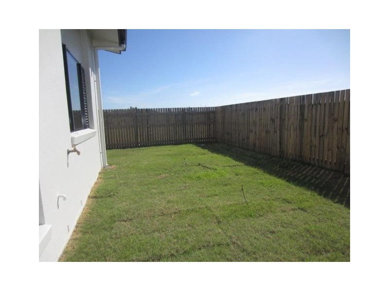 14 Waikiki Terrace, Mount Low QLD 4818