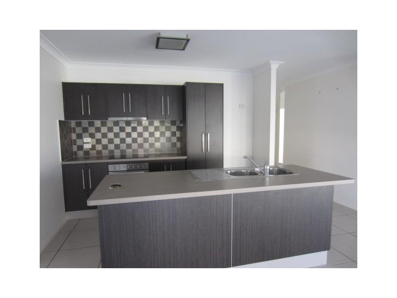 73 Lady Musgrave, Burdell QLD 4818