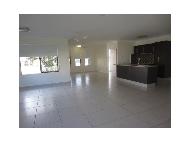 73 Lady Musgrave, Burdell QLD 4818