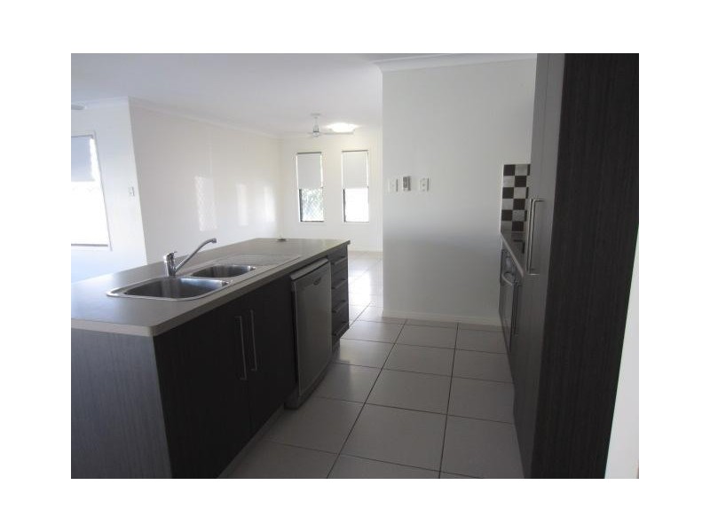 73 Lady Musgrave, Burdell QLD 4818